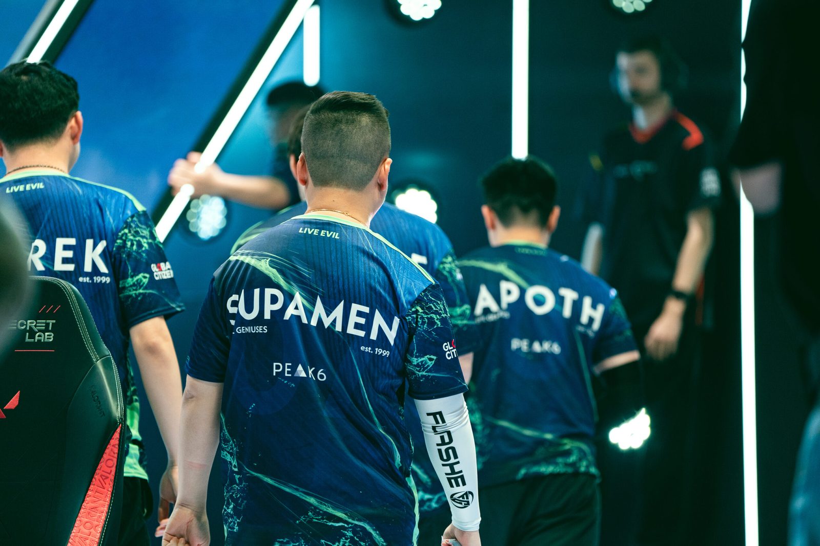 Evil Geniuses players walking on stage, filmed by Akshon Media